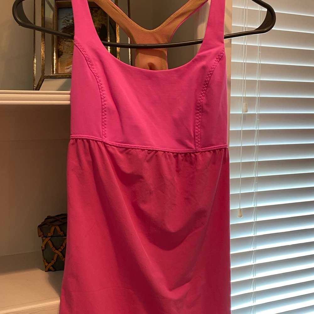 Lululemon tank